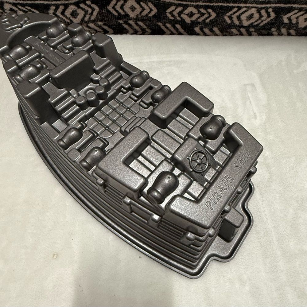 Nordic ware cast aluminum pirate ship pan